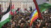 Manifestazione con tante persone