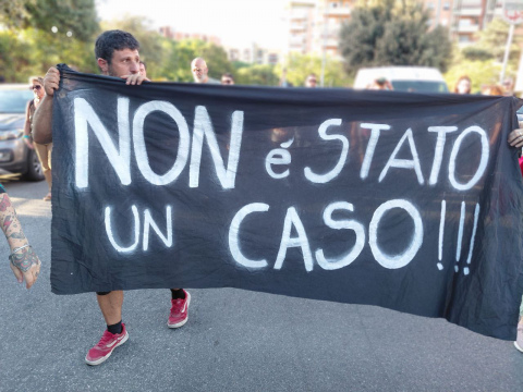 Foto striscione "Non è stato un caso"