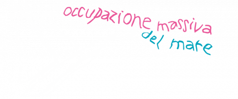 scritta: un'occupazione massiva del mare