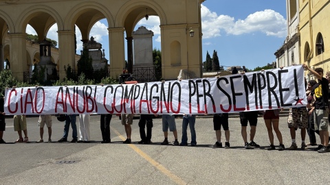 foro dello striscione ciao anubi compagno per sempre!