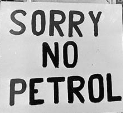 Cartello: Sorry no petrol