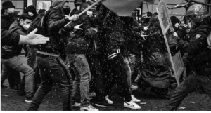 foto di scontri in piazza