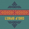 Logo dell'orda d'oro, sfondo verde con decorazione kazaka tradizionale rossa e gialla