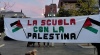 striscione La scuola con la Palestina